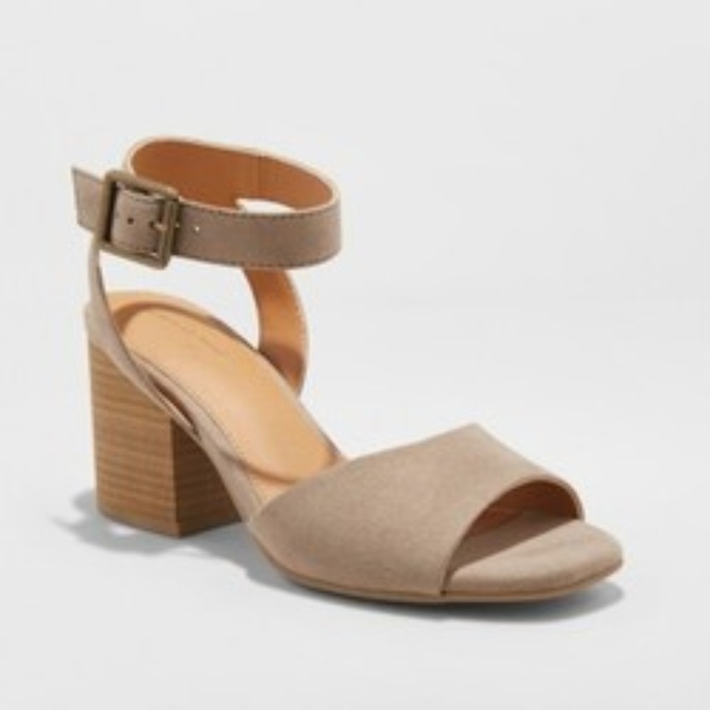 UNIVERSAL THREAD MEGAN TAUPE